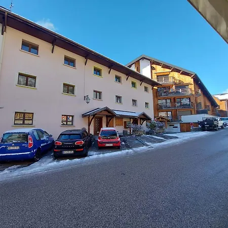 Chaleureux Avec Balcon, Proche Du Centre Et Du Bus - Fr-1-624-14 Apartment *