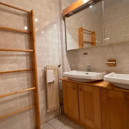Chaleureux Avec Balcon, Proche Du Centre Et Du Bus - Fr-1-624-14 Apartment Samoens