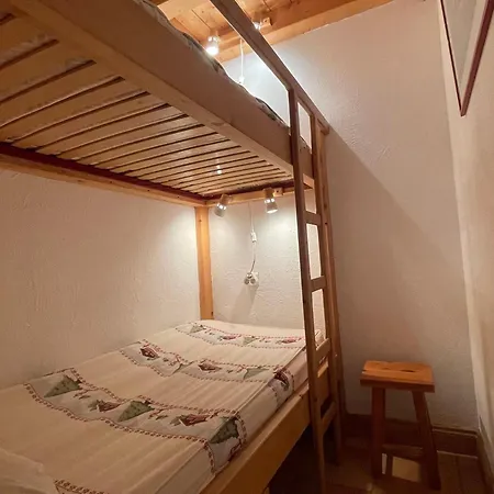 Chaleureux Avec Balcon, Proche Du Centre Et Du Bus - Fr-1-624-14 Apartment *